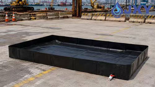 Spill containment berm for LNG bunkering port fuel storage areas